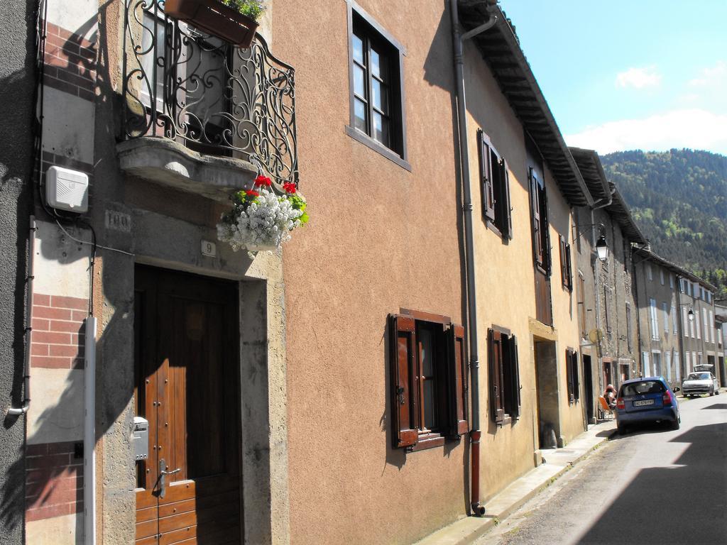 Le Rouge Robin Fougax-et-Barrineuf Exterior foto